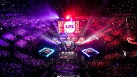 S15总决赛小组赛晋级形势分析：战队积分胶着，电竞豪门谁将突围？